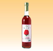 原料に厳選した苺（あまおう）を使い独自の製法技術で、苺の味と香りを残した、新しいワイン。