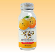 大分県産ユズ果汁を使用し、飲みやすいさわやかな味に仕上げました。夏みかんの粒入りです。